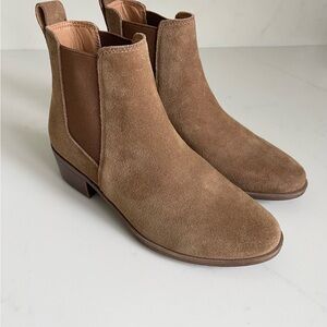 Elegant Brown Suede Ankle Boots